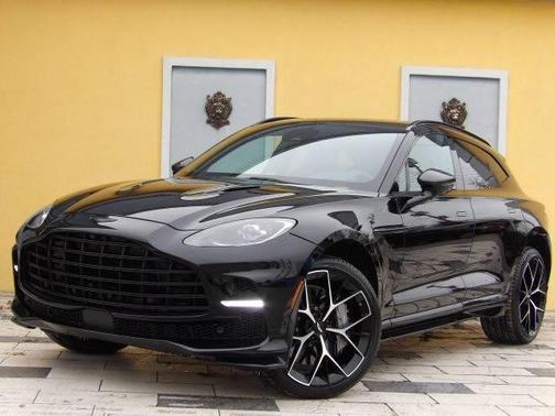 2025 Aston Martin DBX 707
