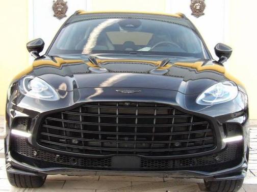 2025 Aston Martin DBX 707