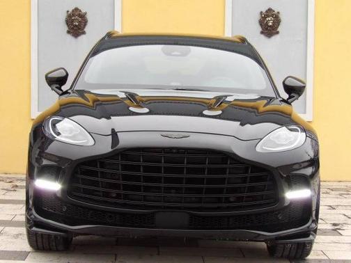 2025 Aston Martin DBX 707