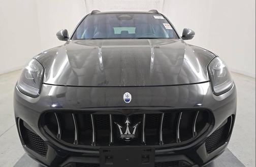 Nero Tempesta Metallic 2023 Maserati Grecale GT