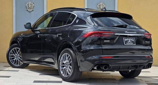 Nero Tempesta Metallic 2023 Maserati Grecale GT