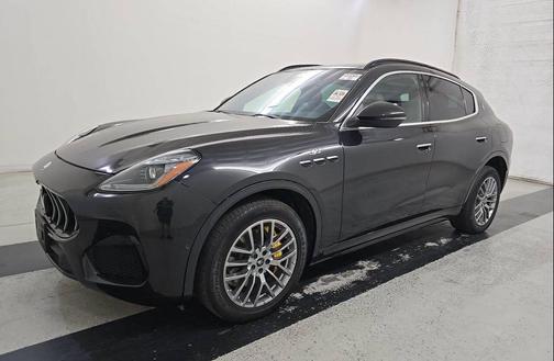 Nero Tempesta Metallic 2023 Maserati Grecale GT