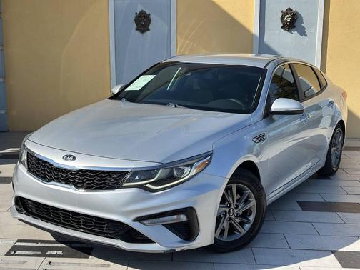 2019 Kia Optima LX