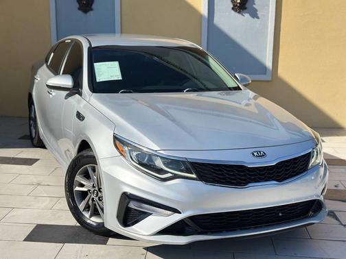 2019 Kia Optima LX