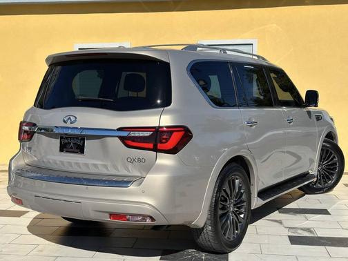 2023 INFINITI QX80 SENSORY AWD