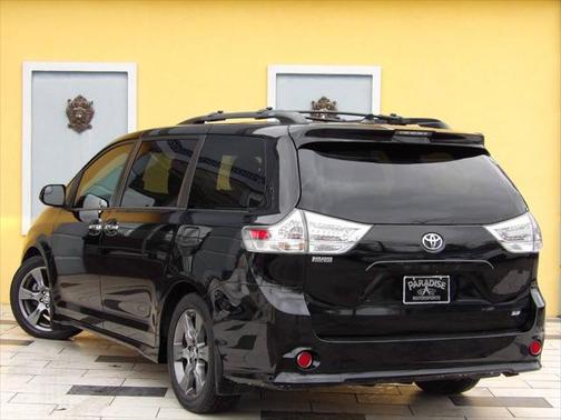 2020 Toyota Sienna SE