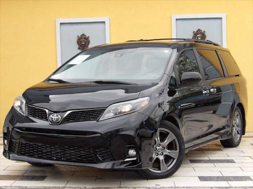 2020 Toyota Sienna SE