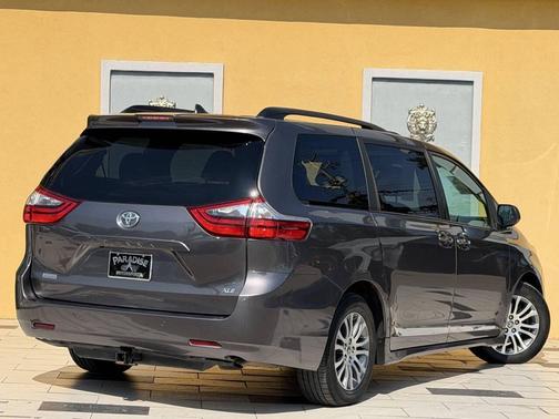 Predawn Gray Mica 2020 Toyota Sienna XLE