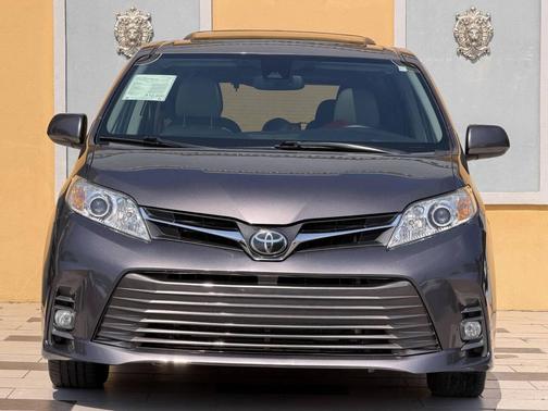 Predawn Gray Mica 2020 Toyota Sienna XLE