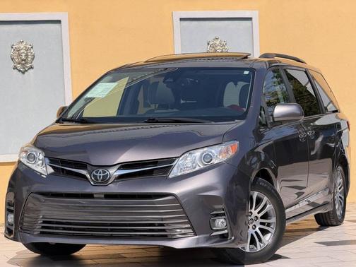 Predawn Gray Mica 2020 Toyota Sienna XLE
