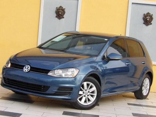 2017 Volkswagen Golf TSI S 4-Door