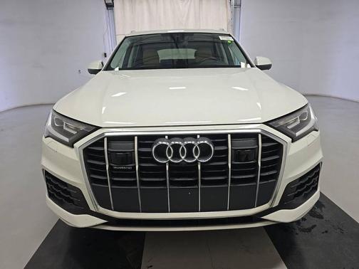 Carrara White 2023 Audi Q7 45 Premium