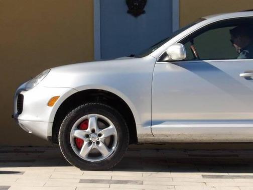 2004 Porsche Cayenne Turbo