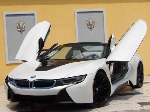 Crystal White Pearl Metallic w/BMW i Frozen Blue 2019 BMW i8 Base AWD 2dr Roadster