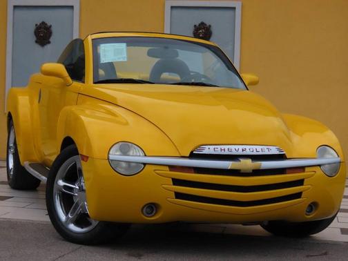 2004 Chevrolet SSR LS 2dr Regular Cab Convertible Rwd SB