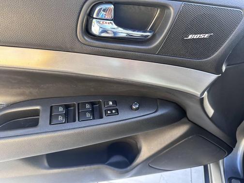 2011 INFINITI G37x Base