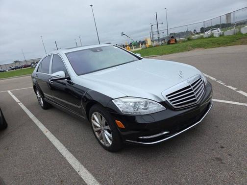 Black 2013 Mercedes-Benz S-Class 4MATIC