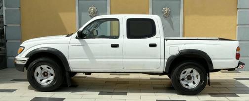Super White 2002 Toyota Tacoma PreRunner Double Cab