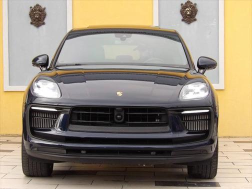 2022 Porsche Macan Base