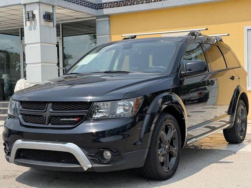 Pitch Black Clearcoat 2018 Dodge Journey Crossroad