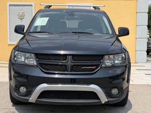 Pitch Black Clearcoat 2018 Dodge Journey Crossroad