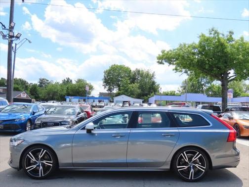 2019 Volvo V90 T5 R-Design