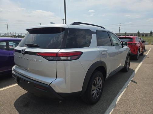 Brilliant Silver Metallic 2025 Nissan Pathfinder SV FWD