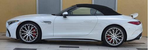 moonlight white metalic 2022 Mercedes-Benz AMG SL 55 Base
