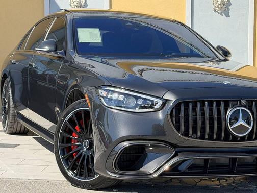 Graphite Grey Metallic 2025 Mercedes-Benz AMG S 63 E 4MATIC