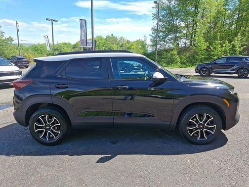 Mosaic Black Metallic 2023 Chevrolet Trailblazer ACTIV