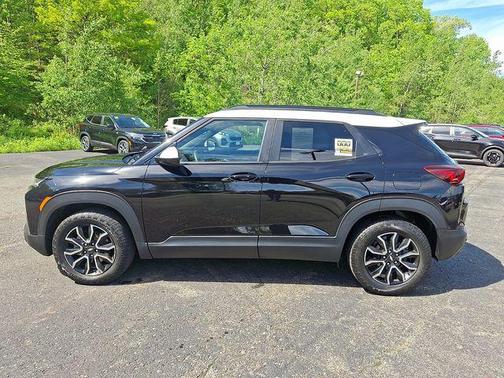 Mosaic Black Metallic 2023 Chevrolet Trailblazer ACTIV