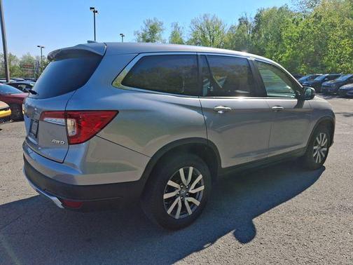 Lunar Silver Metallic 2021 Honda Pilot AWD EX-L