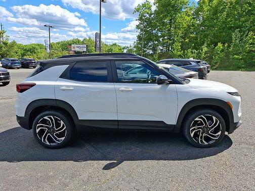 Summit White 2024 Chevrolet Trailblazer RS