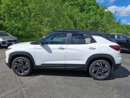Summit White 2024 Chevrolet Trailblazer RS