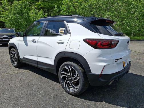 Summit White 2024 Chevrolet Trailblazer RS