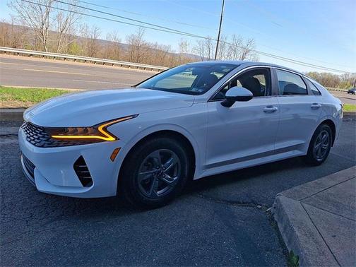 2022 Kia K5 LXS