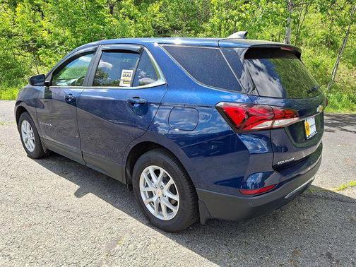 Blue Glow Metallic 2023 Chevrolet Equinox 1LT