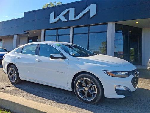 2022 Chevrolet Malibu FWD LT
