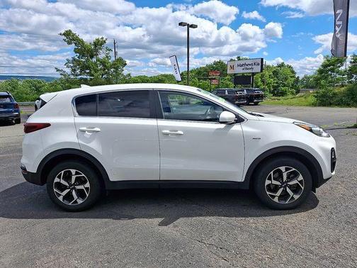 Clear White 2020 Kia Sportage LX