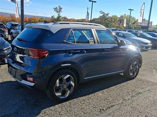 2022 Hyundai VENUE Limited