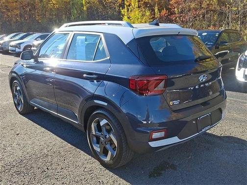 2022 Hyundai VENUE Limited