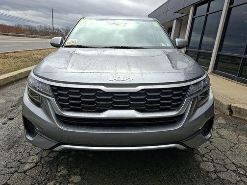 Steel Gray 2023 Kia Seltos LX
