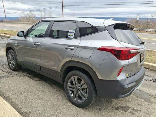 Steel Gray 2023 Kia Seltos LX