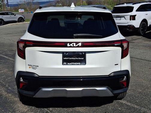 Snow White Pearl 2024 Kia Seltos EX