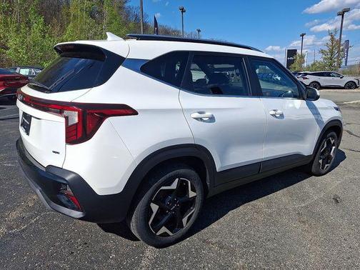 Snow White Pearl 2024 Kia Seltos EX