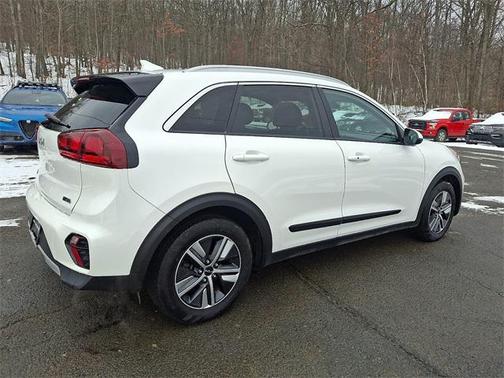 2022 Kia Niro LXS