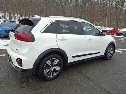 2022 Kia Niro LXS
