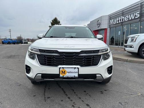 Snow White Pearl 2024 Kia Seltos S