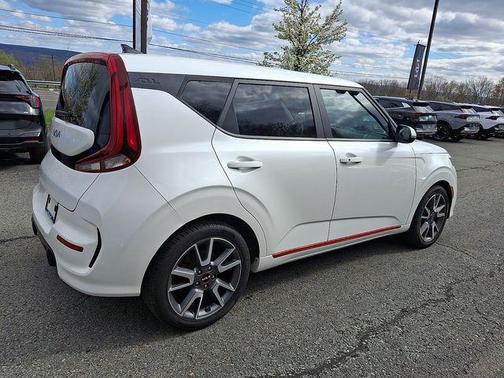 Snow White Pearl 2022 Kia Soul Turbo