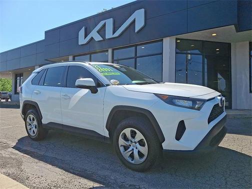 2021 Toyota RAV4 LE